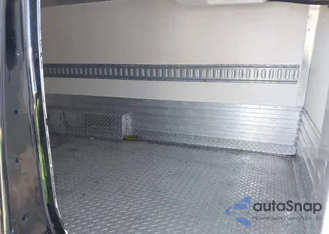 2017 Chevrolet Express 2500 Work Van z USA, uszkodzony, nr VIN 1GCWGAFF6H1291990